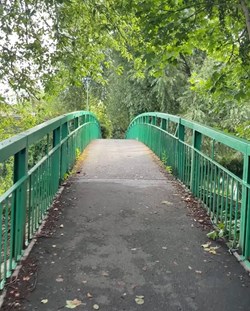 Green bridge over the River Chelmer
